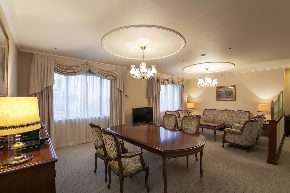 객실 내 식사 공간