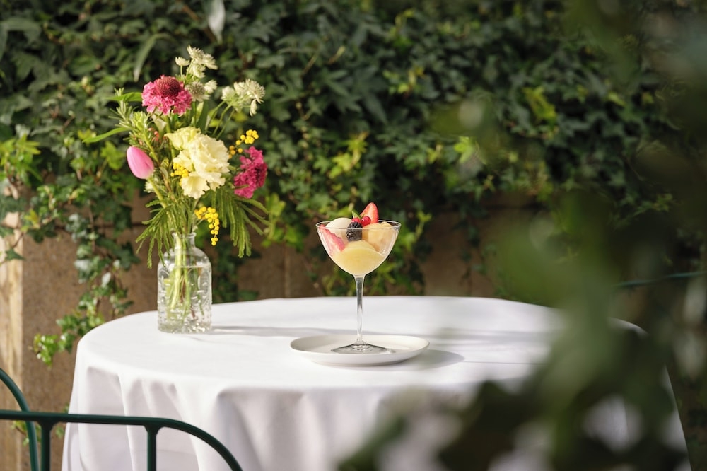 객실 내 식사 공간