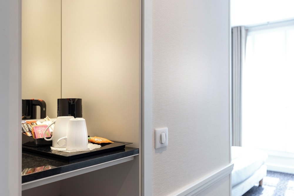 객실 내 식사 공간