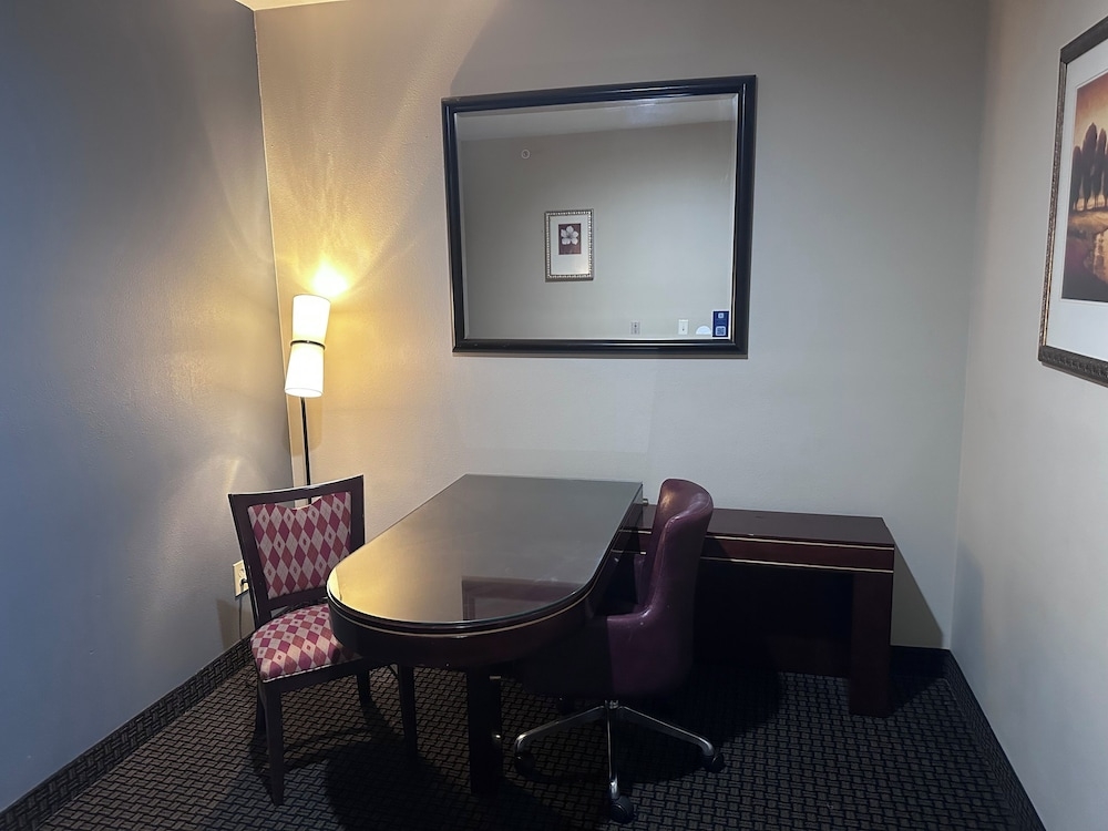 객실 내 식사 공간