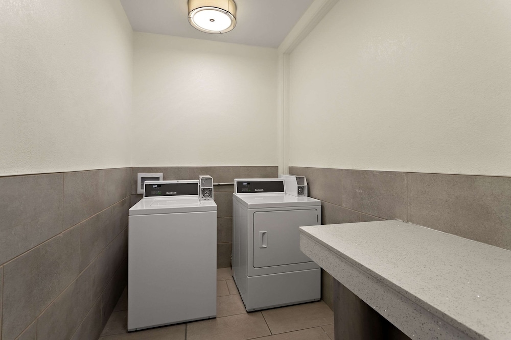 숙박 시설 내 편의 시설/서비스