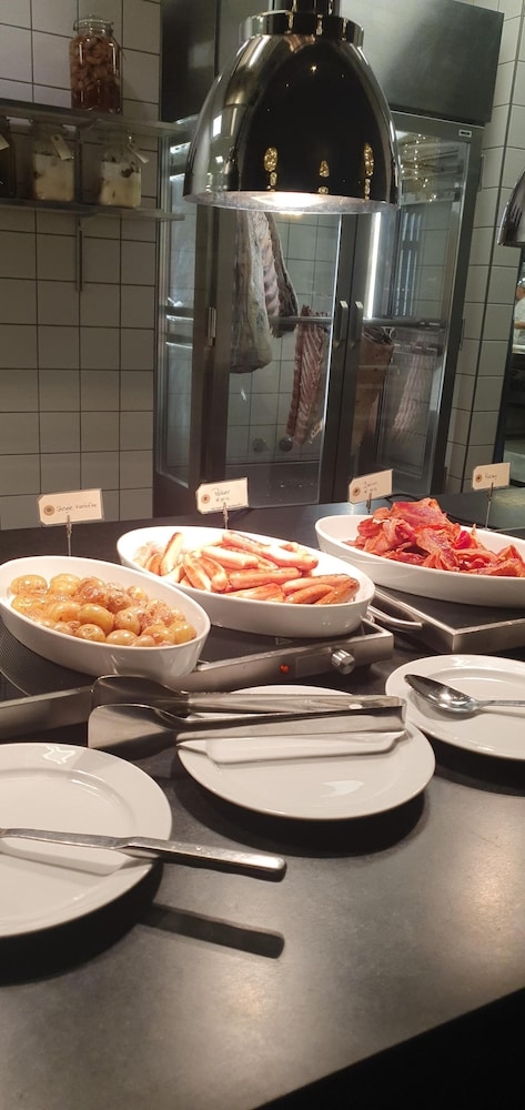 뷔페 아침 식사