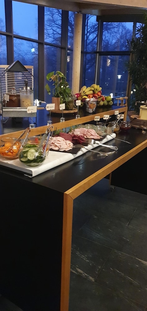 뷔페 아침 식사