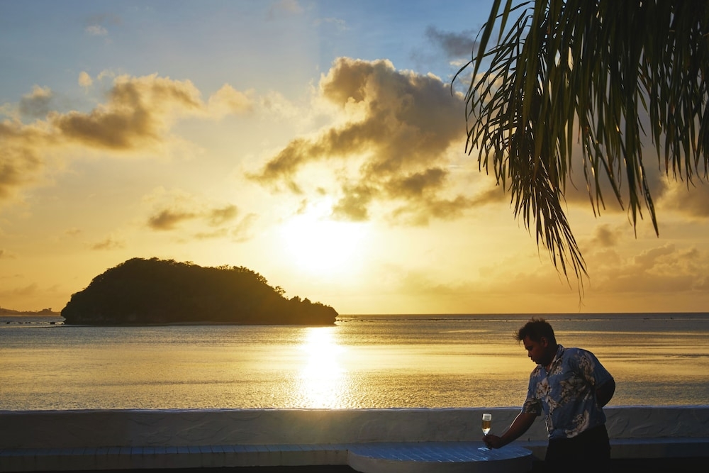 숙박 시설 정면 - 저녁/밤