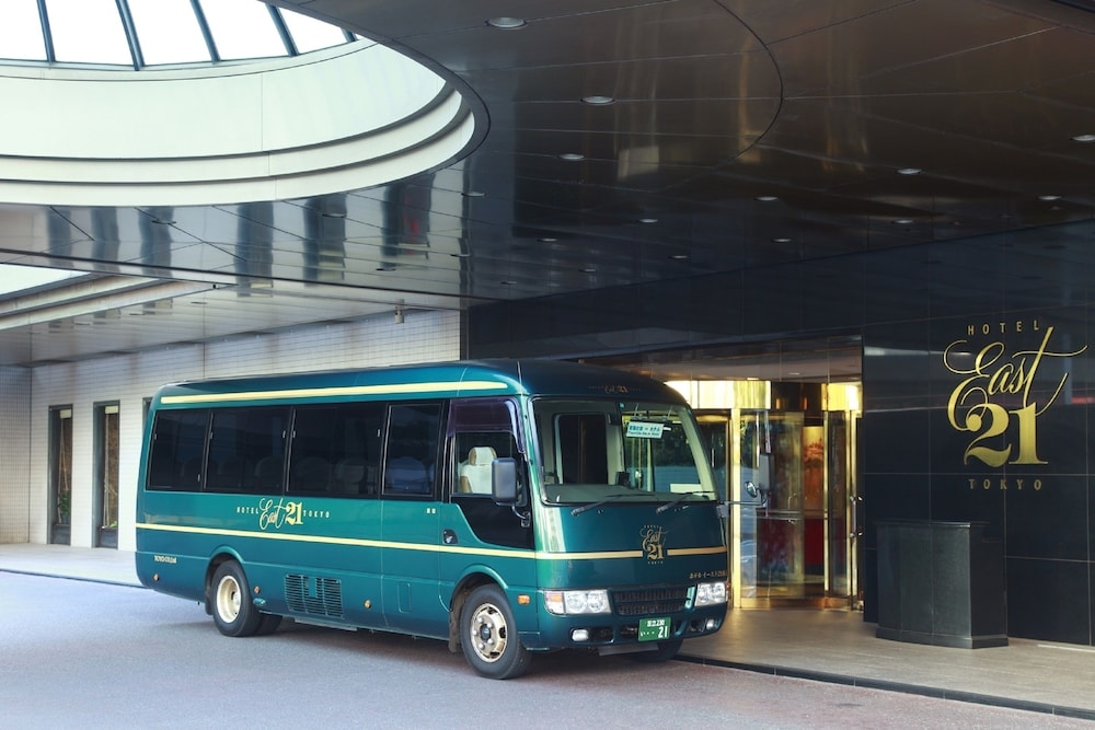 숙박 시설 정면 - 저녁/밤