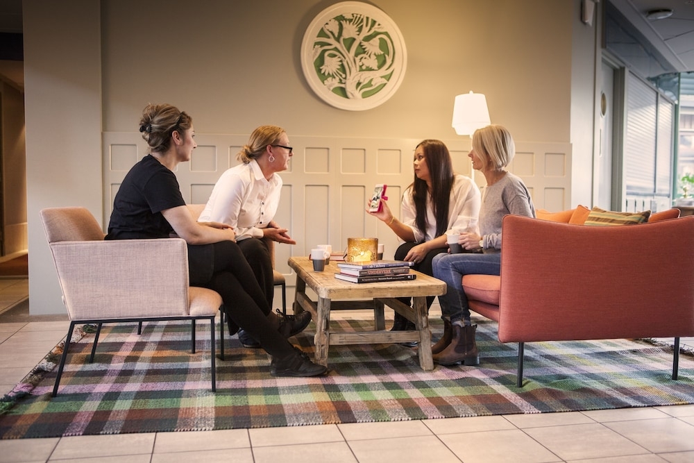 로비 좌석 공간