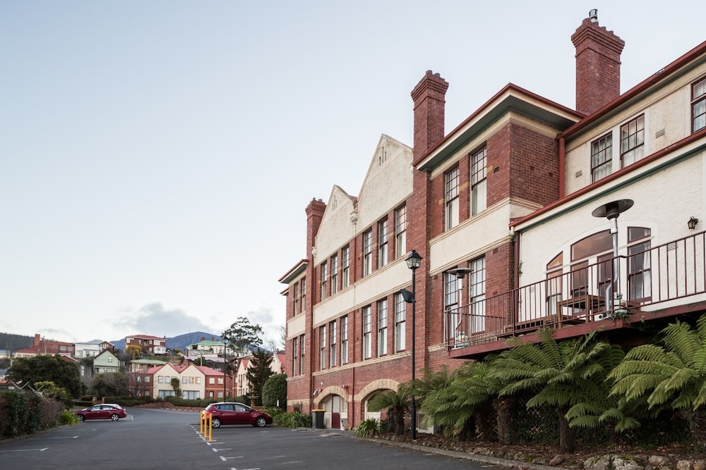 숙박 시설 구내