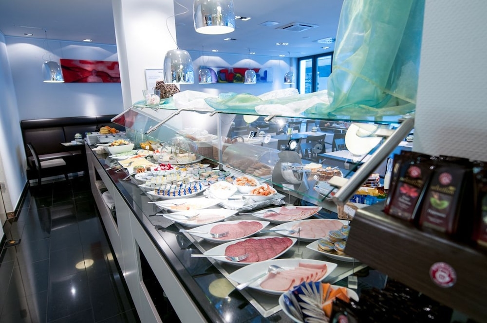 뷔페 아침 식사