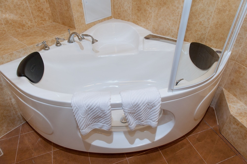분사식 욕조