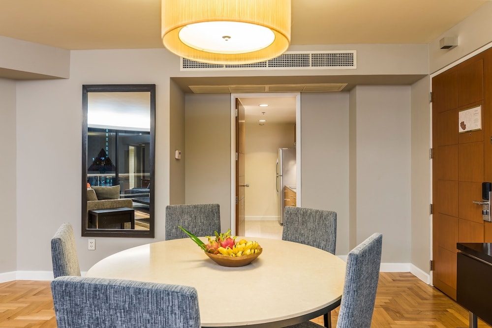 객실 내 식사 공간