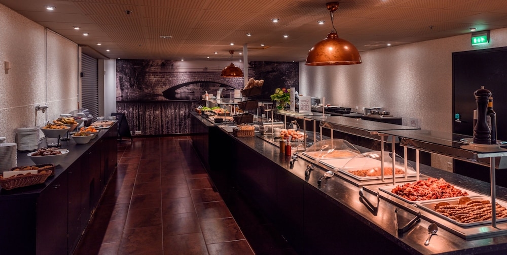 뷔페 아침 식사