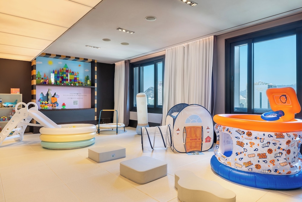 어린이 놀이 공간 - 실내
