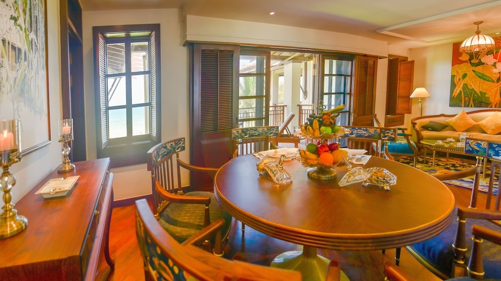 객실 내 식사 공간