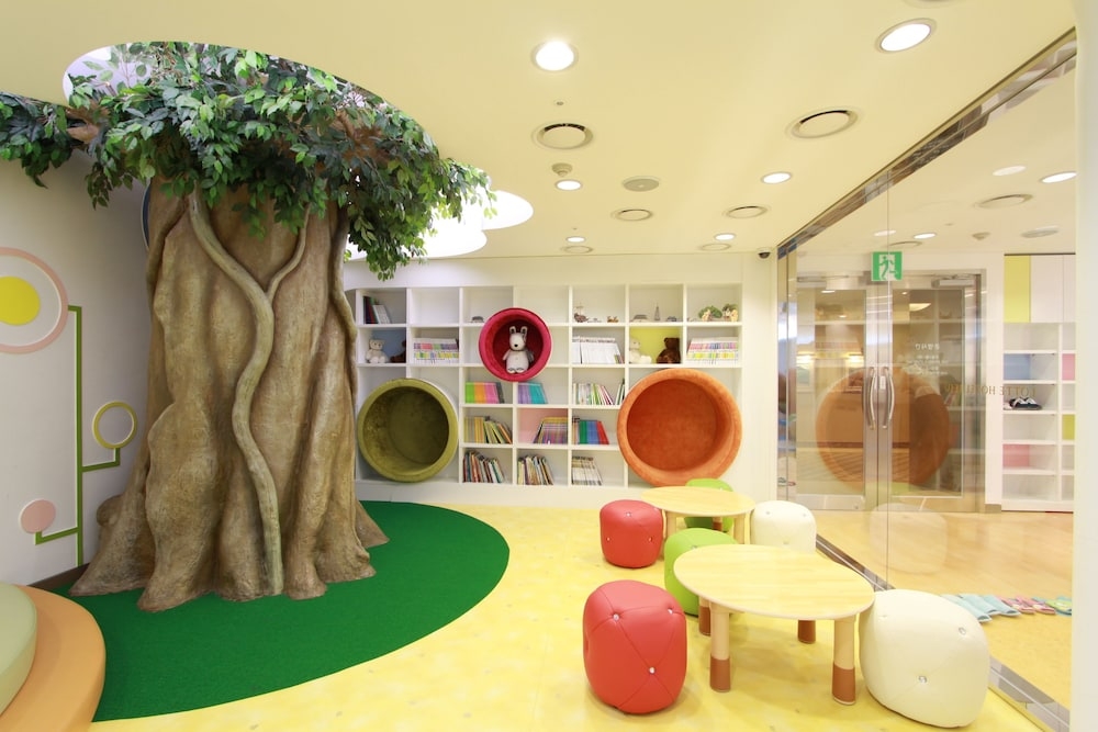 어린이 놀이 공간 - 실내