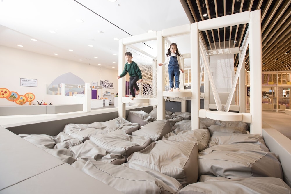 어린이 놀이 공간 - 실내