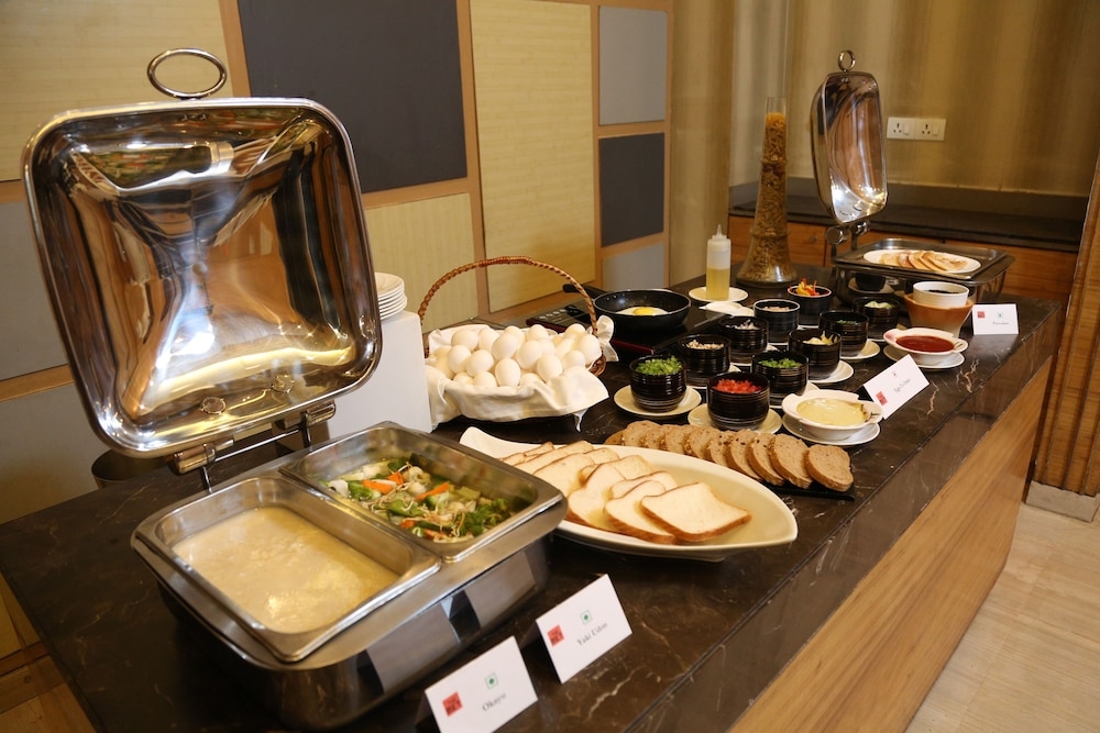 뷔페 아침 식사