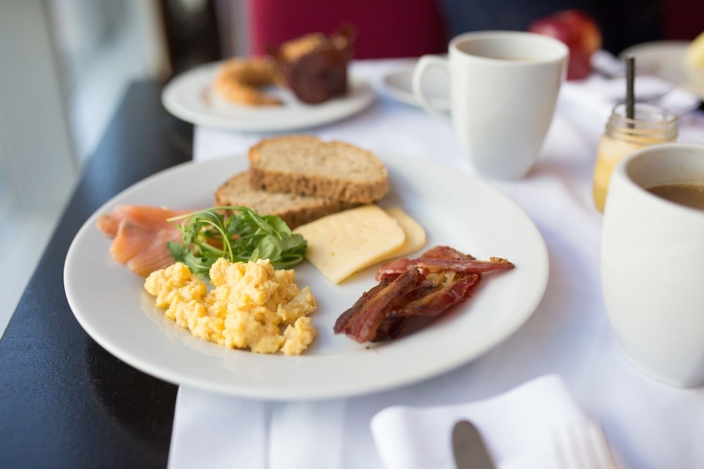 뷔페 아침 식사