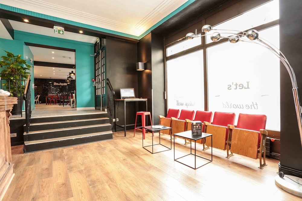 로비 좌석 공간