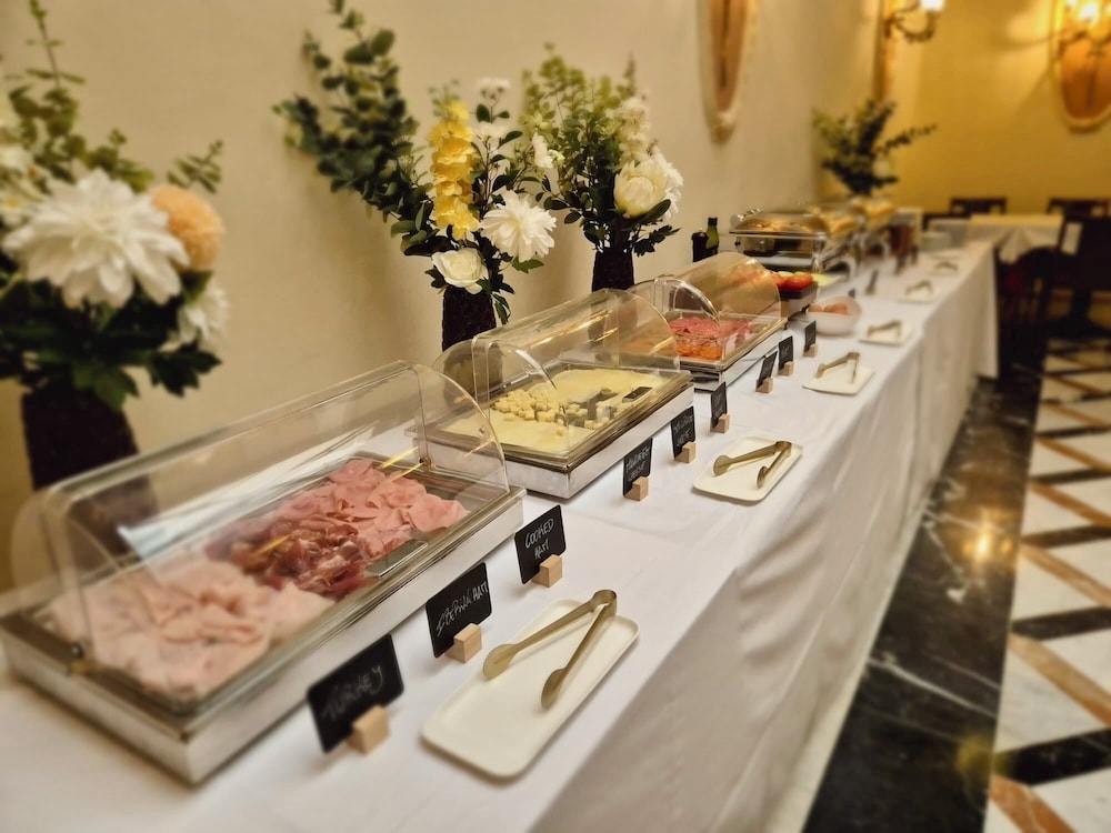 뷔페 아침 식사