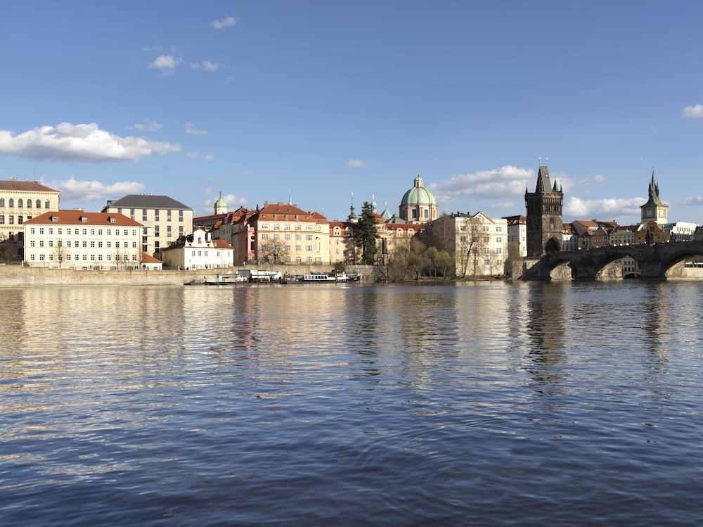 숙박 시설 구내