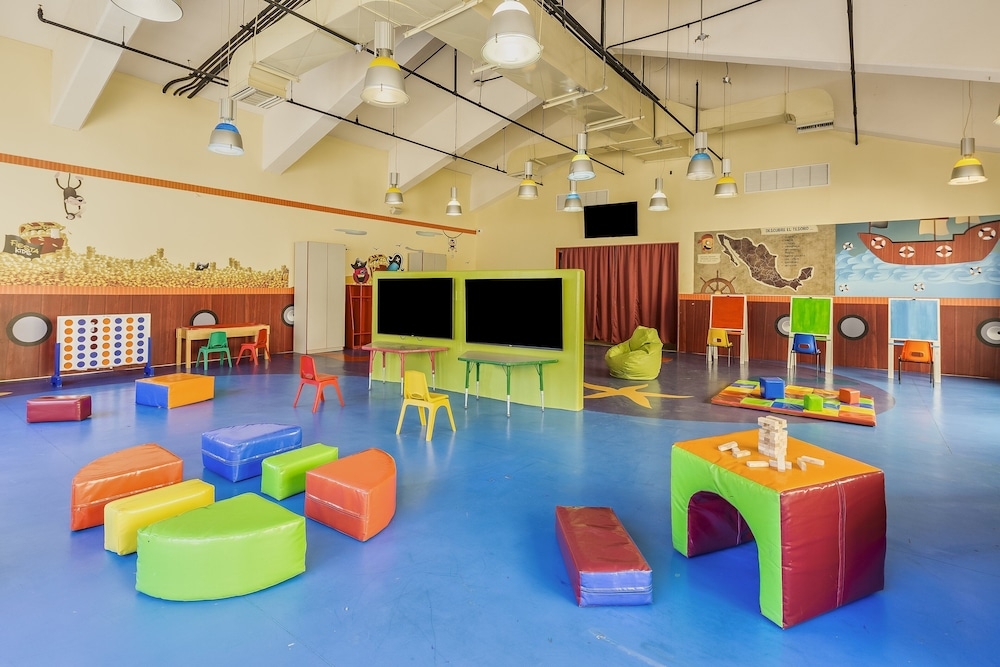어린이 놀이 공간 - 실내