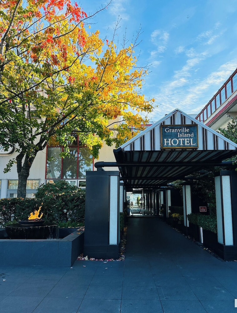 숙박 시설 입구