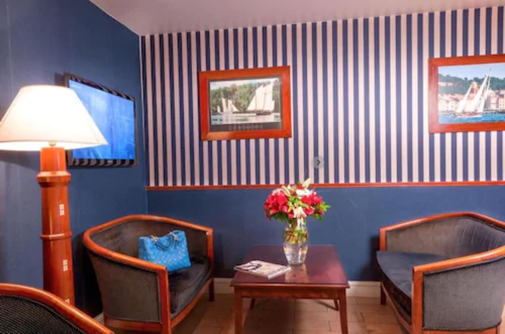 로비 좌석 공간