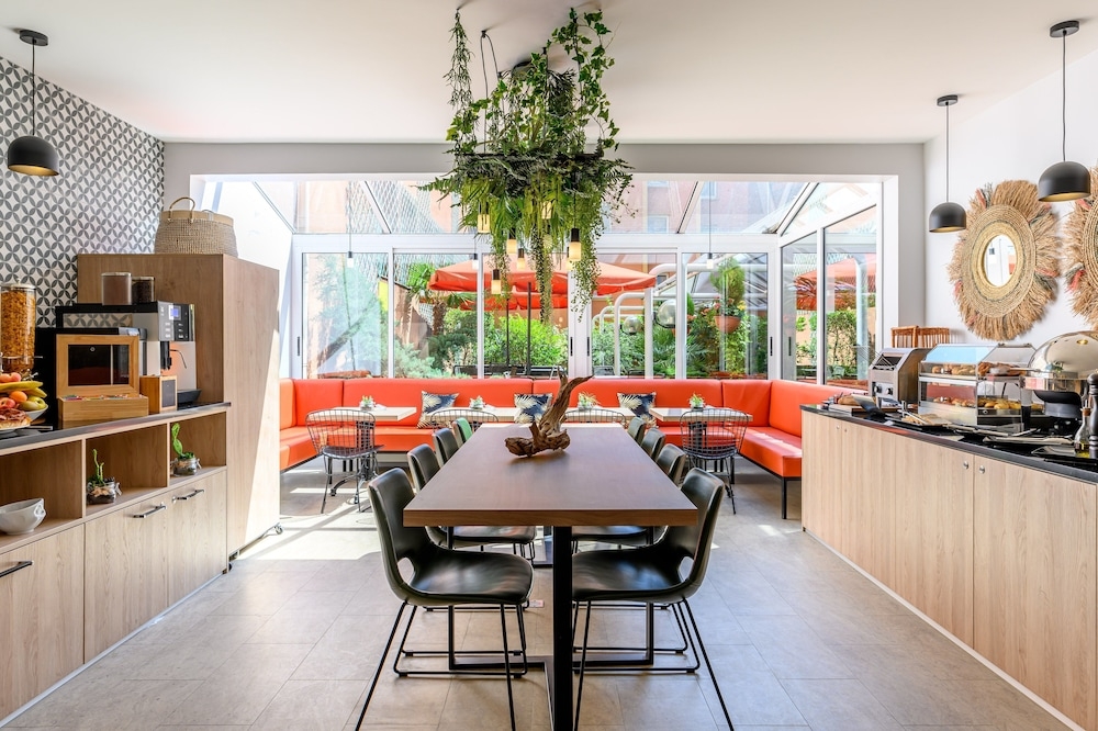 뷔페 아침 식사