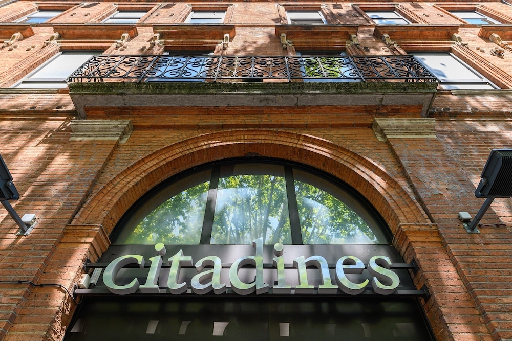 숙박 시설 정면