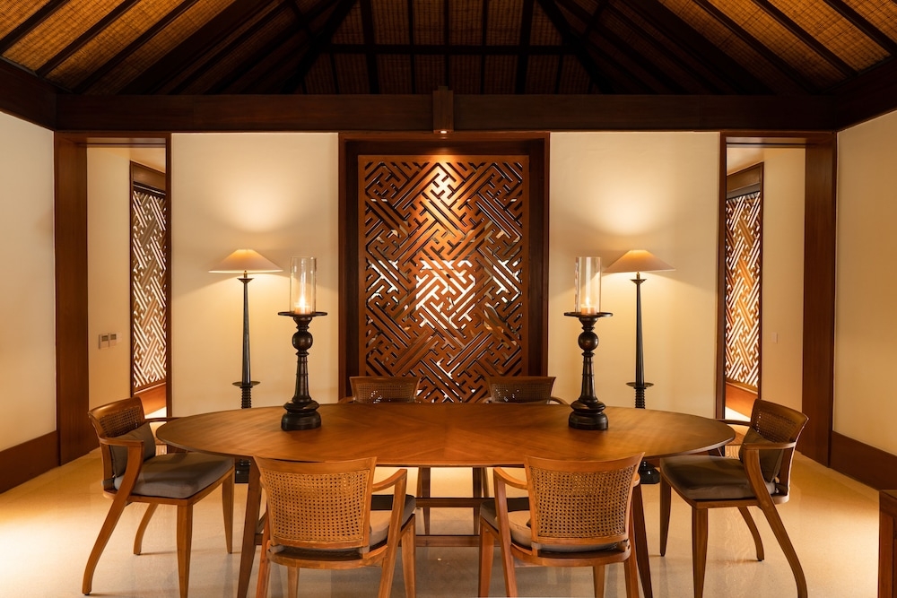 객실 내 식사 공간