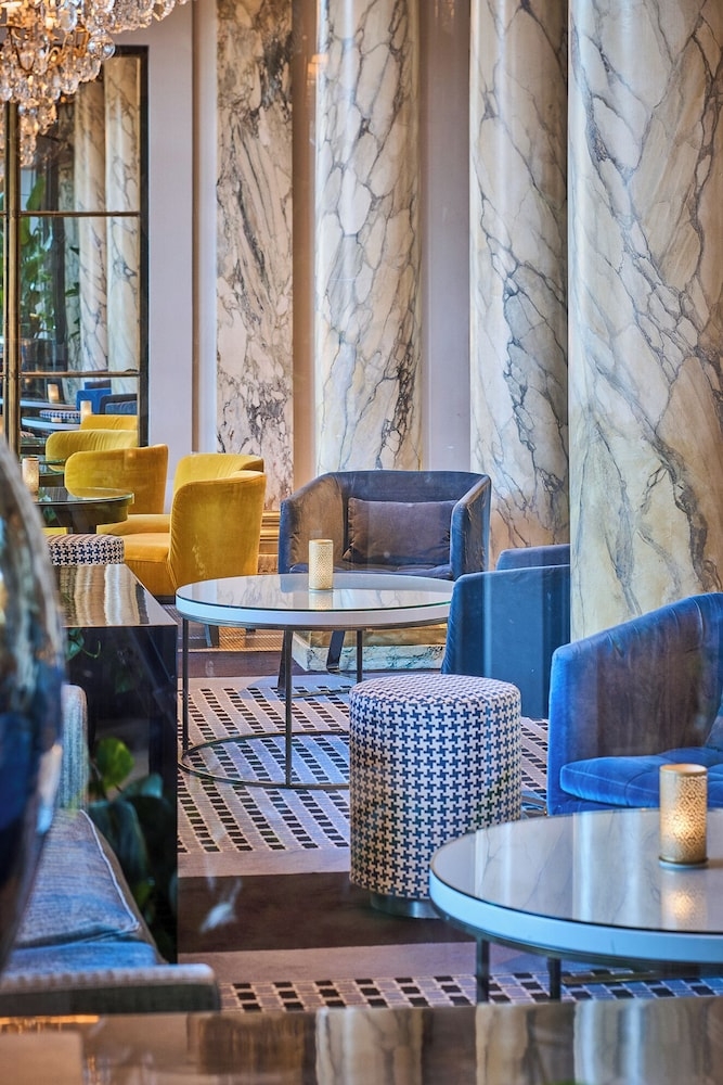 로비 좌석 공간