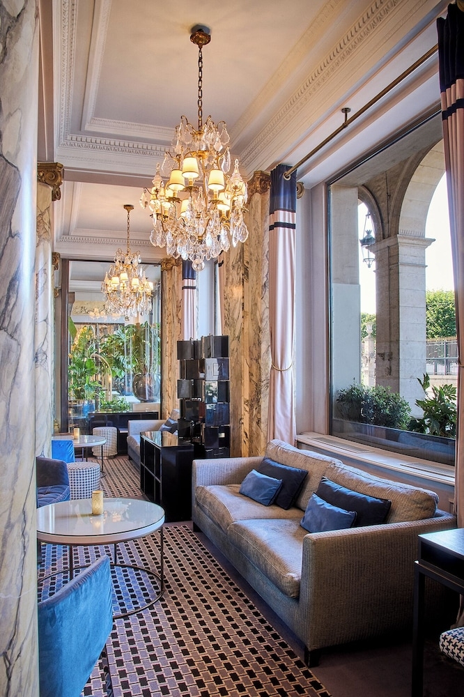 로비 좌석 공간