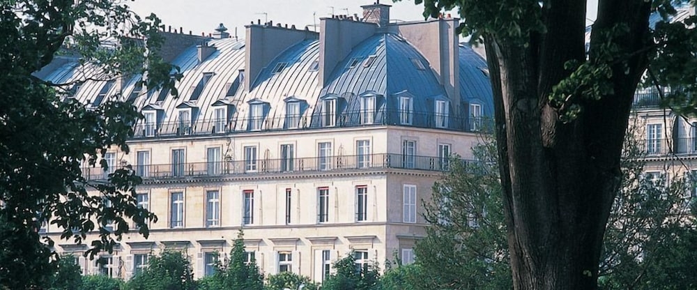 숙박 시설 정면