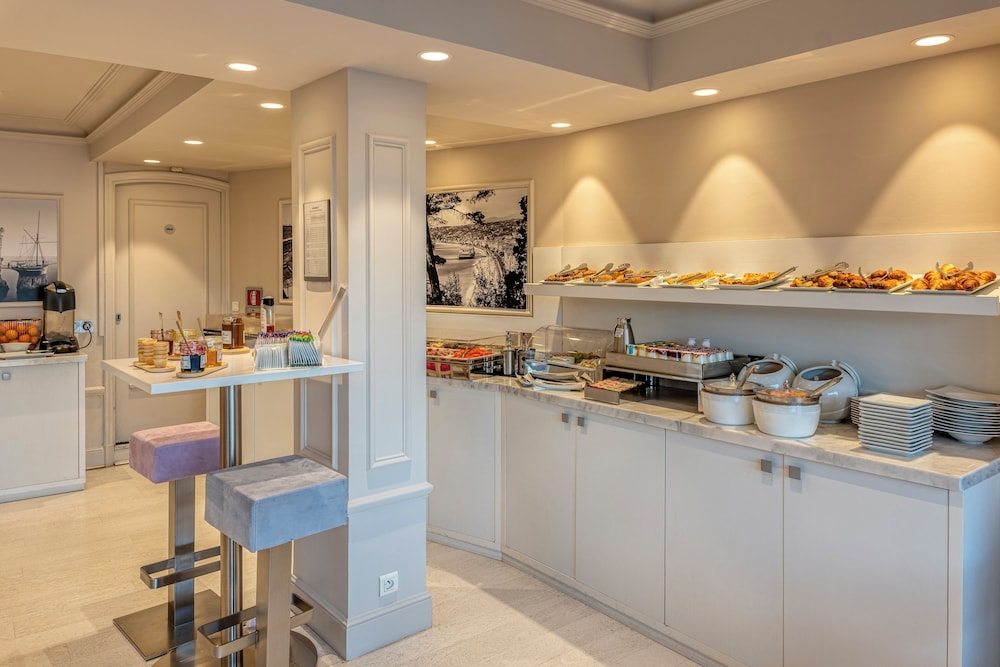 뷔페 아침 식사