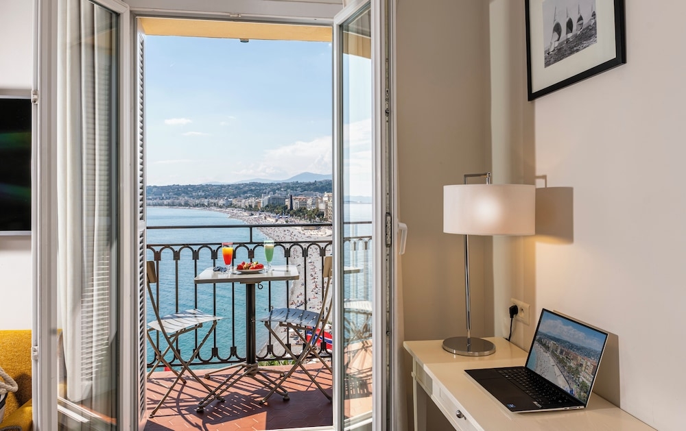 숙박 시설의 전망