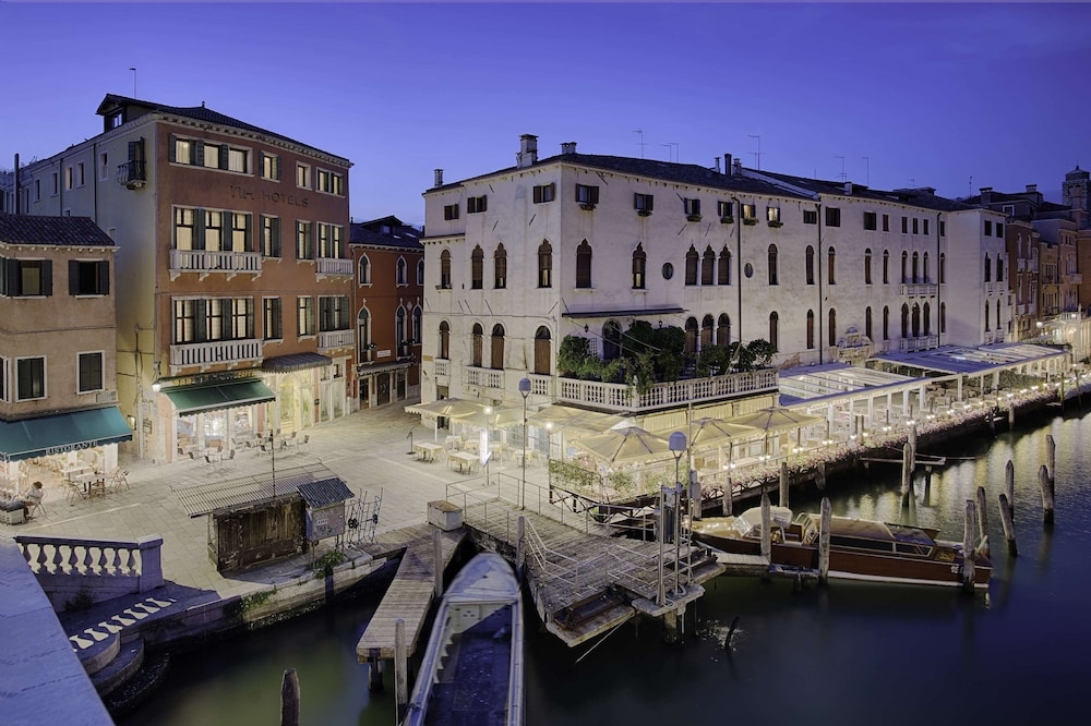 숙박 시설 정면