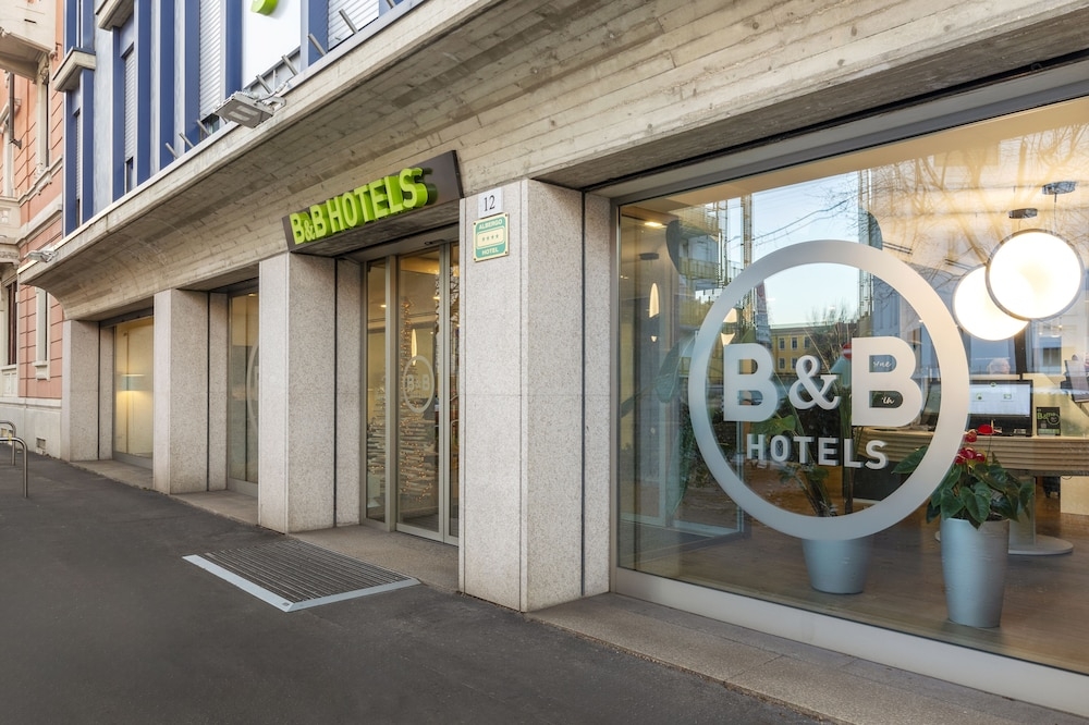 숙박 시설 입구