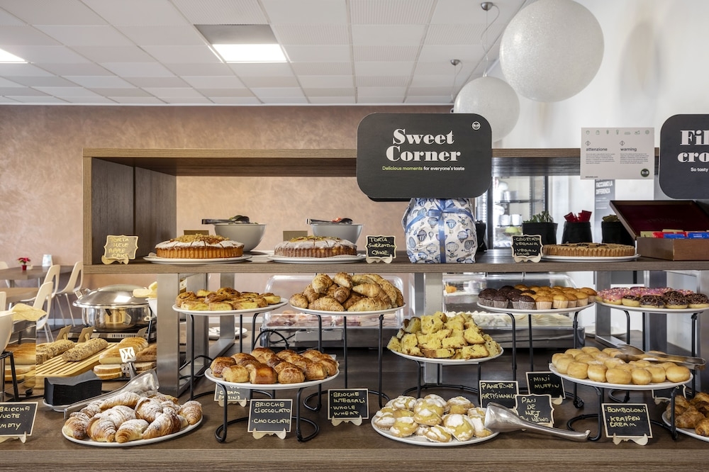 뷔페 아침 식사