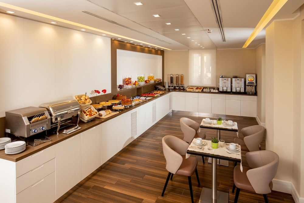 뷔페 아침 식사