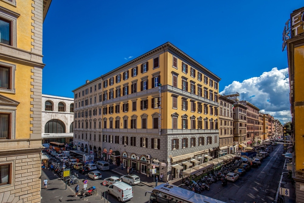 숙박 시설 정면