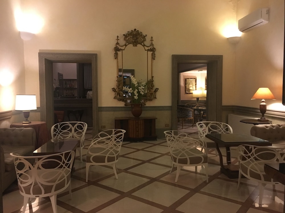 로비 좌석 공간