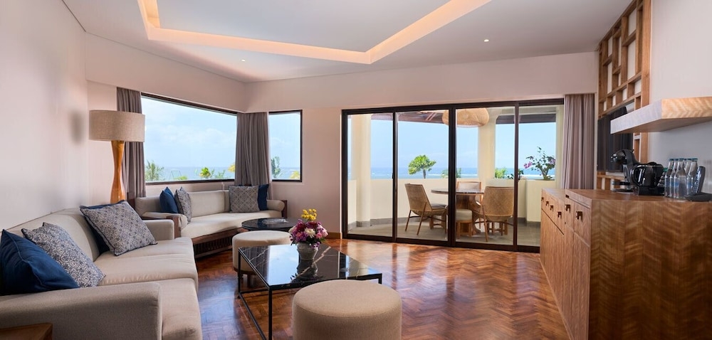 객실 내 식사 공간