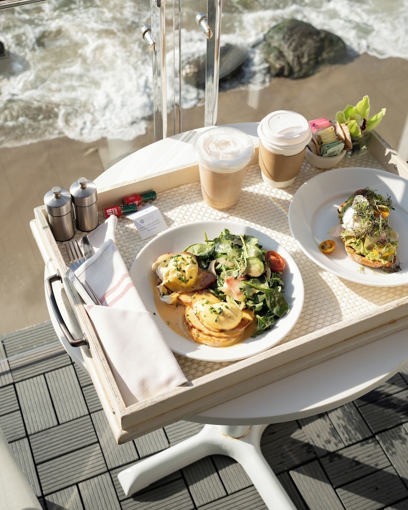 룸서비스 - 식사