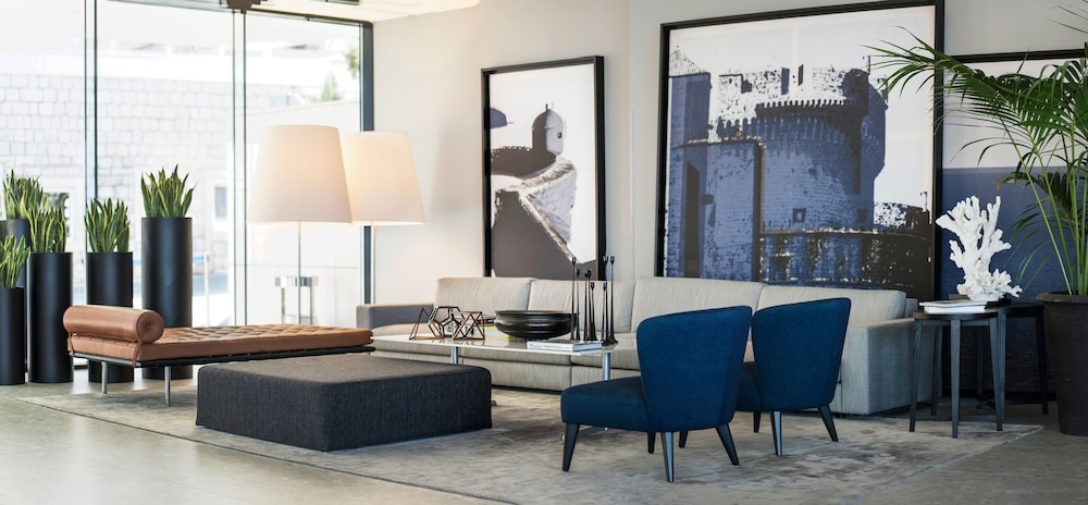 로비 좌석 공간