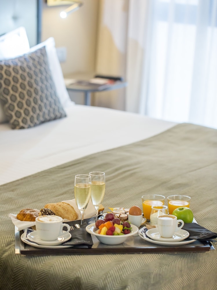 룸서비스 - 식사