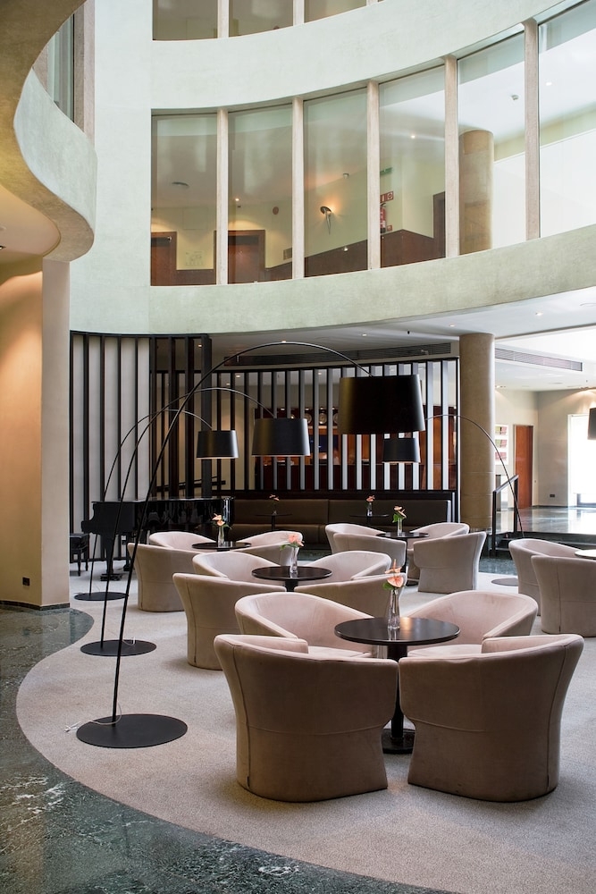 로비 좌석 공간