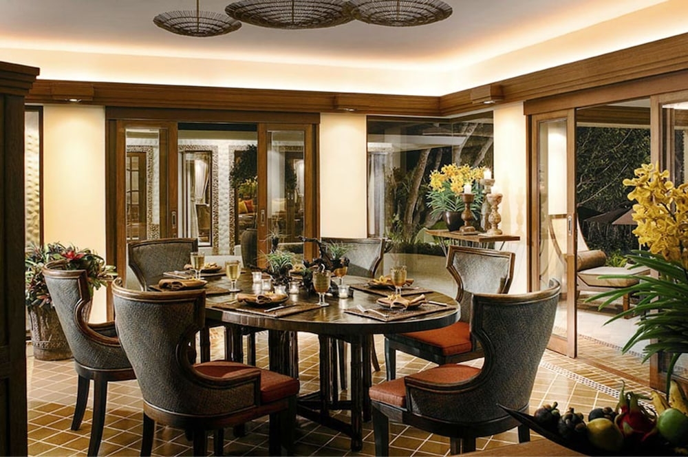 객실 내 식사 공간