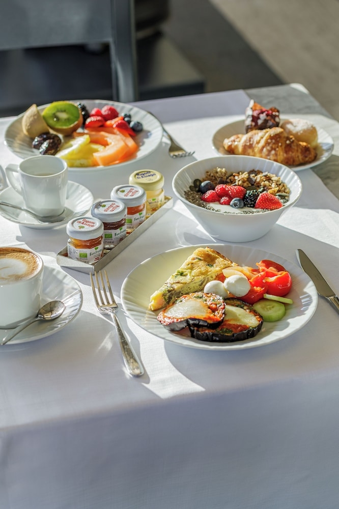 뷔페 아침 식사