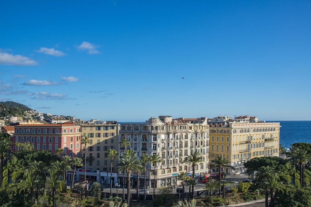 숙박 시설 정면