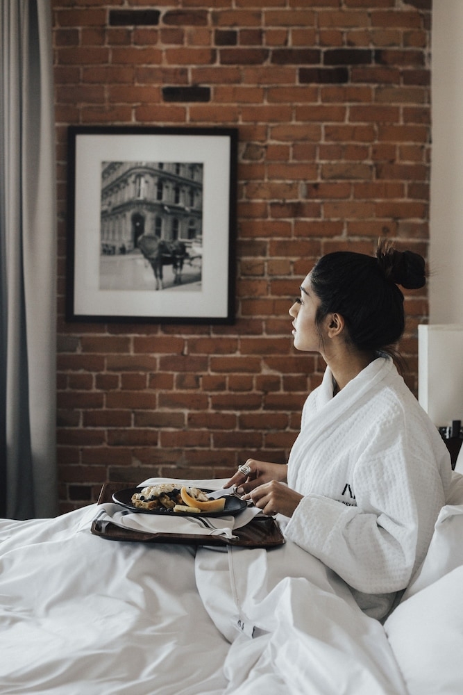 객실 내 식사 공간